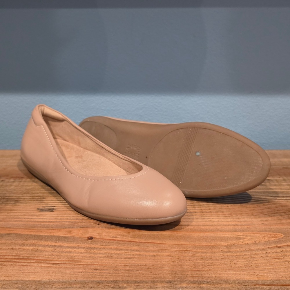Naturalizer Nude/Tan Leather Ballet Flats